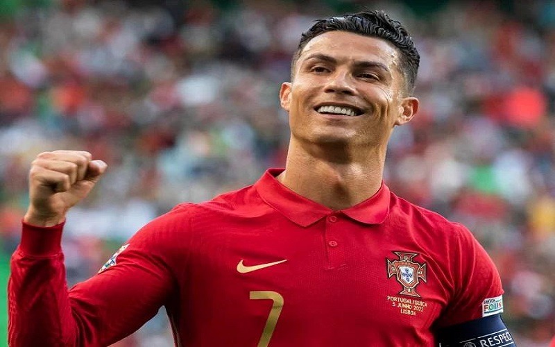 Awards that Cristiano Ronaldo has won throughout his career. 4 image 5